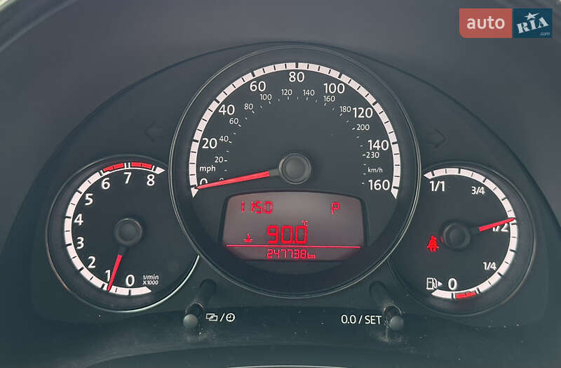 Хэтчбек Volkswagen Beetle 2014 в Днепре
