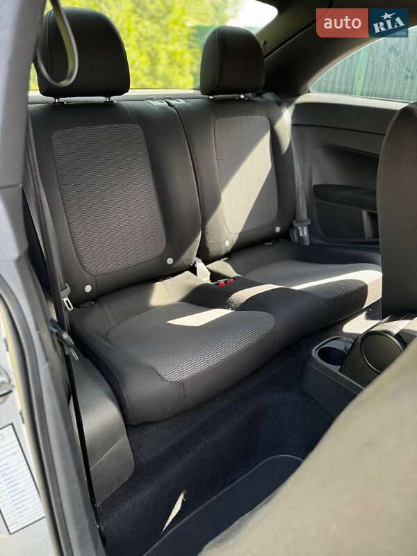 Хэтчбек Volkswagen Beetle 2012 в Киеве