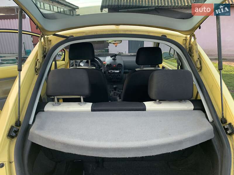 Хетчбек Volkswagen Beetle 2004 в Шептицькому