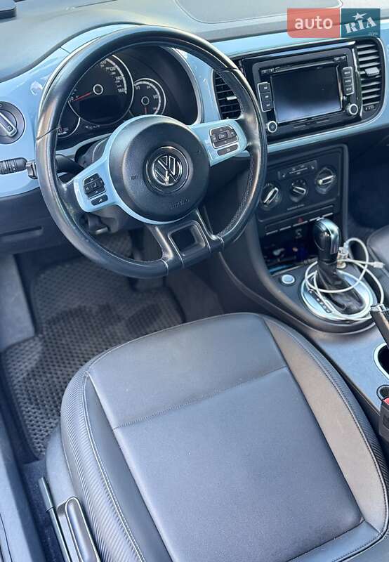 Кабриолет Volkswagen Beetle 2013 в Киеве фото 10 Кабриолет Volkswagen Beetle 2013 в Киеве