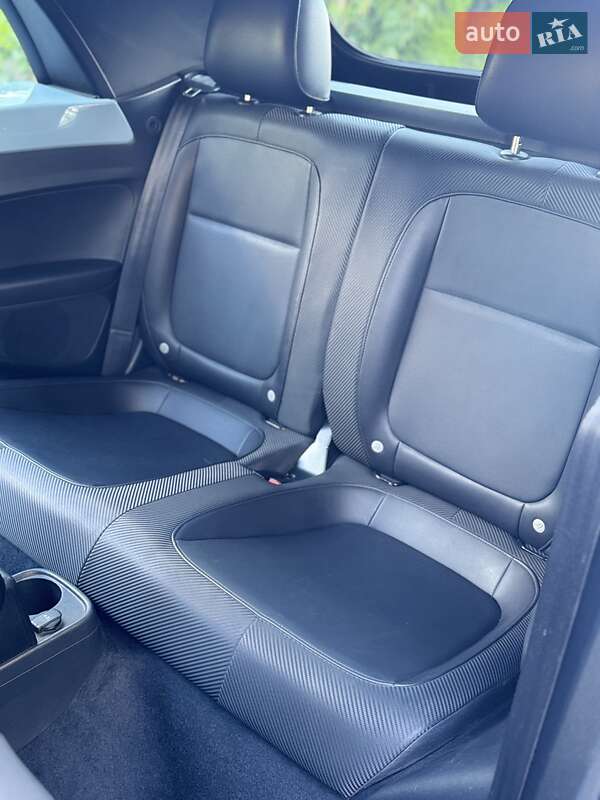 Кабриолет Volkswagen Beetle 2013 в Киеве фото 12 Кабриолет Volkswagen Beetle 2013 в Киеве