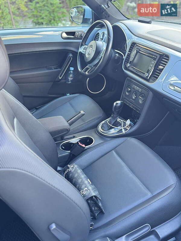 Кабриолет Volkswagen Beetle 2013 в Киеве фото 15 Кабриолет Volkswagen Beetle 2013 в Киеве