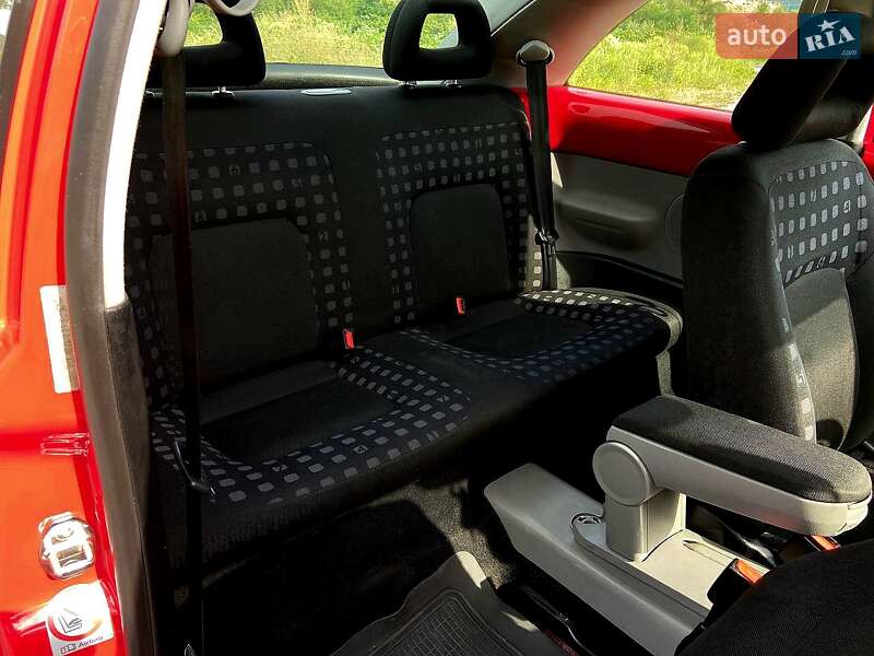 Хетчбек Volkswagen Beetle 1998 в Мукачевому