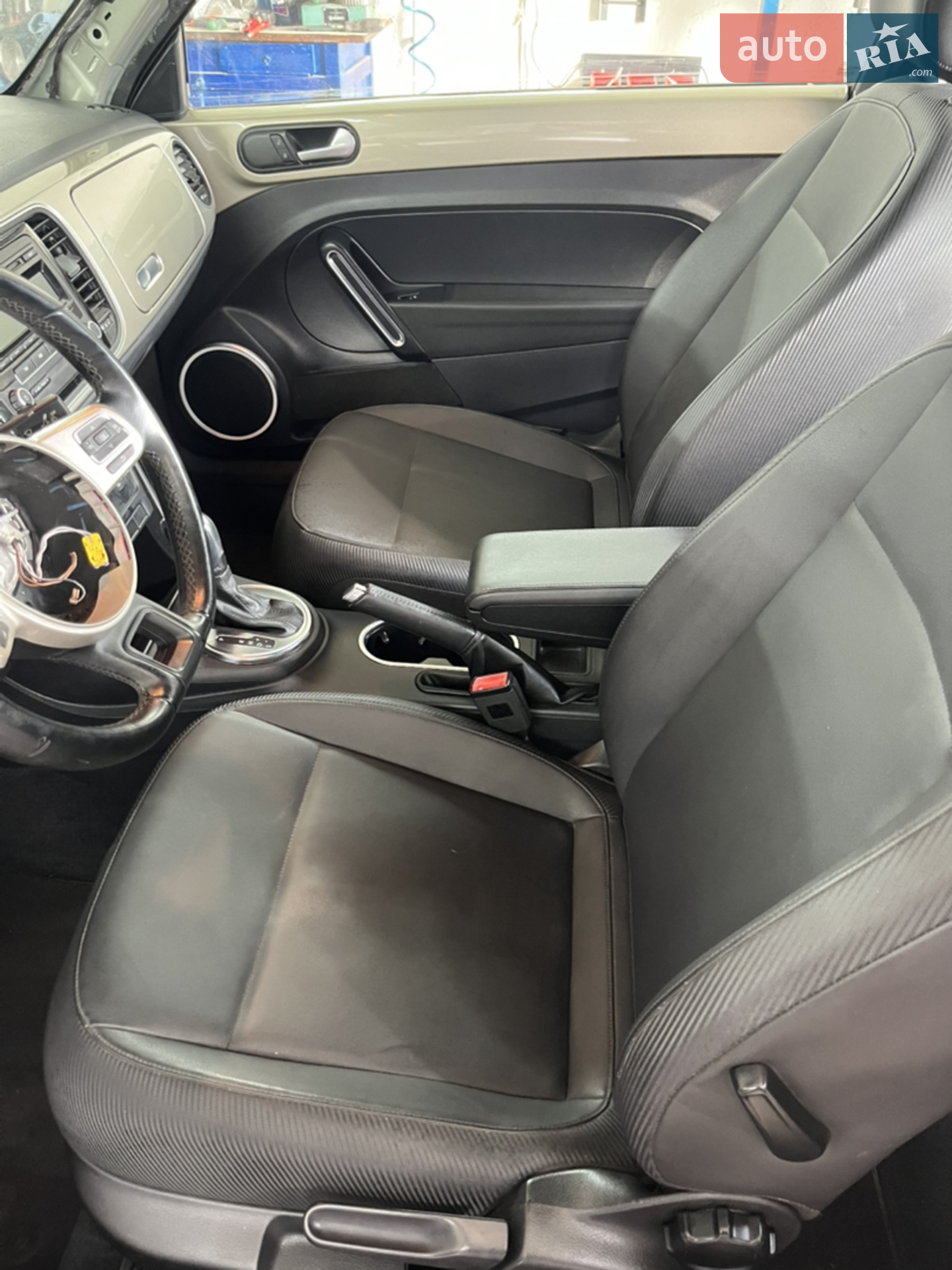2013 Volkswagen Beetle - мініатюра 3