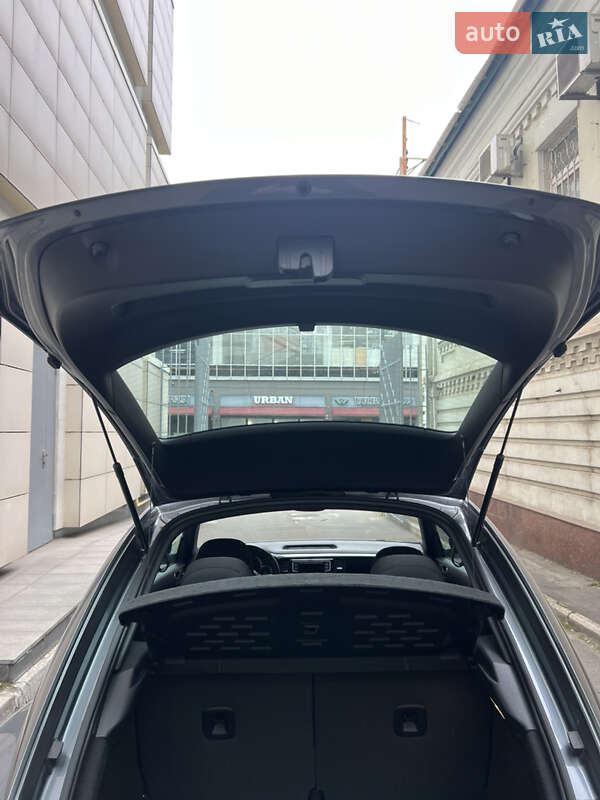 Хэтчбек Volkswagen Beetle 2019 в Днепре