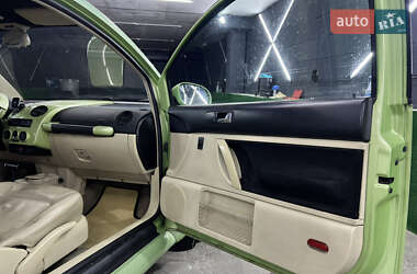 Хэтчбек Volkswagen Beetle 2000 в  фото 28 Хэтчбек Volkswagen Beetle 2000 в