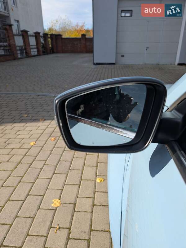 Хэтчбек Volkswagen Beetle 2015 в Львове