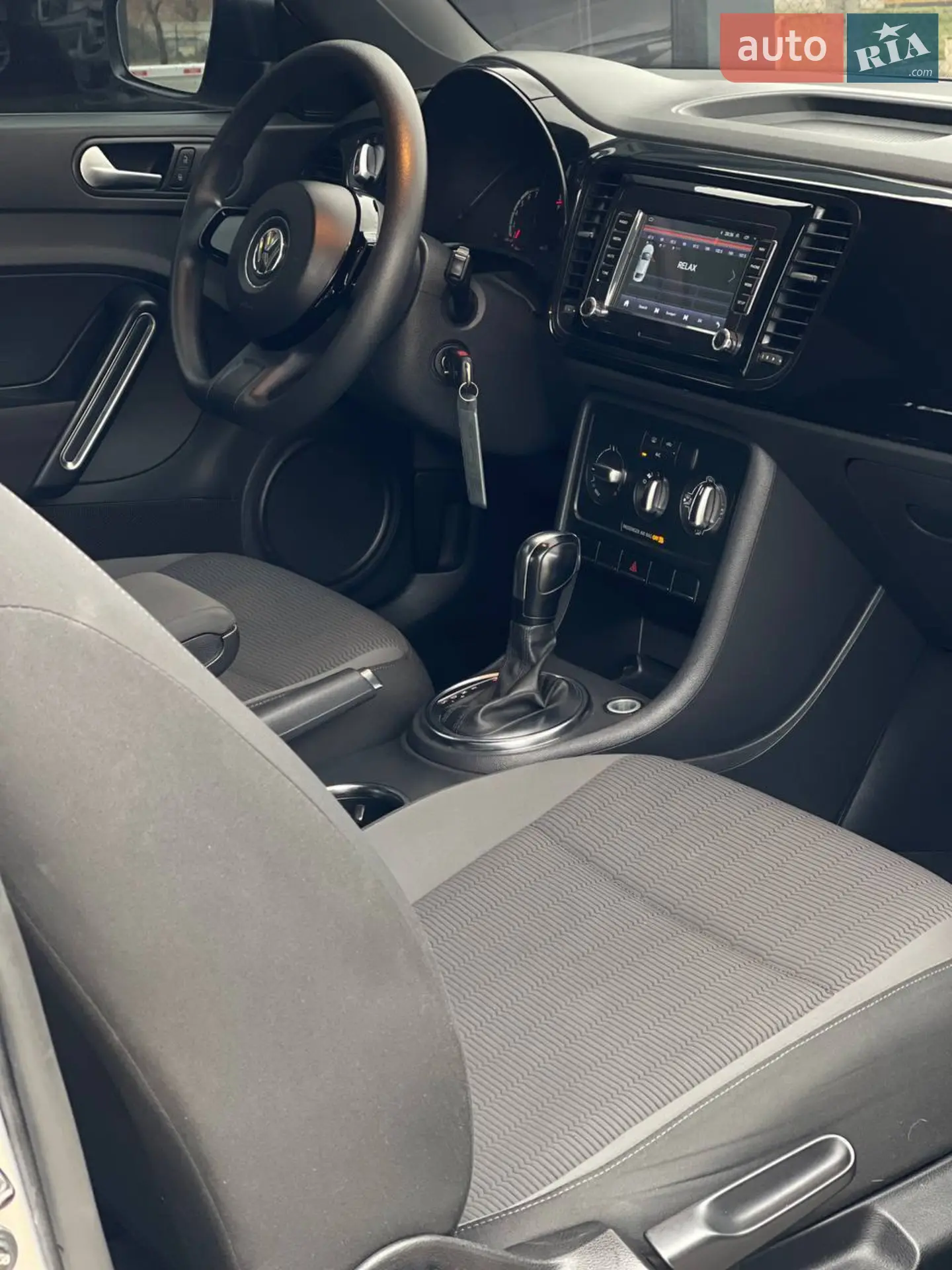 2012 Volkswagen Beetle - мініатюра 12