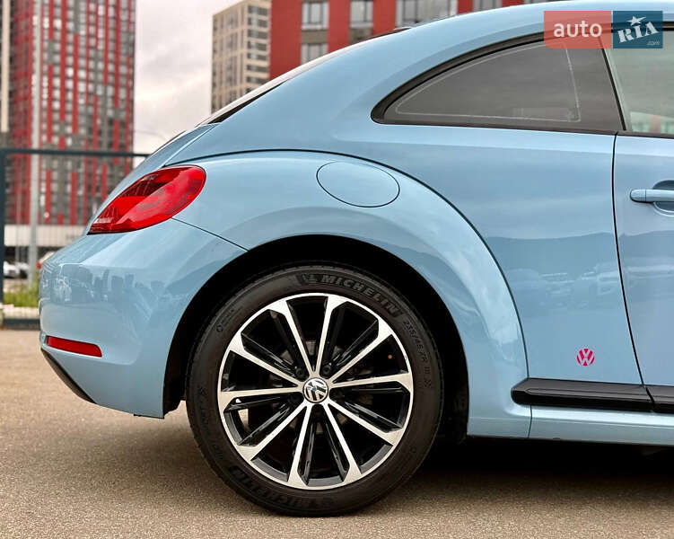 Хэтчбек Volkswagen Beetle 2015 в Киеве