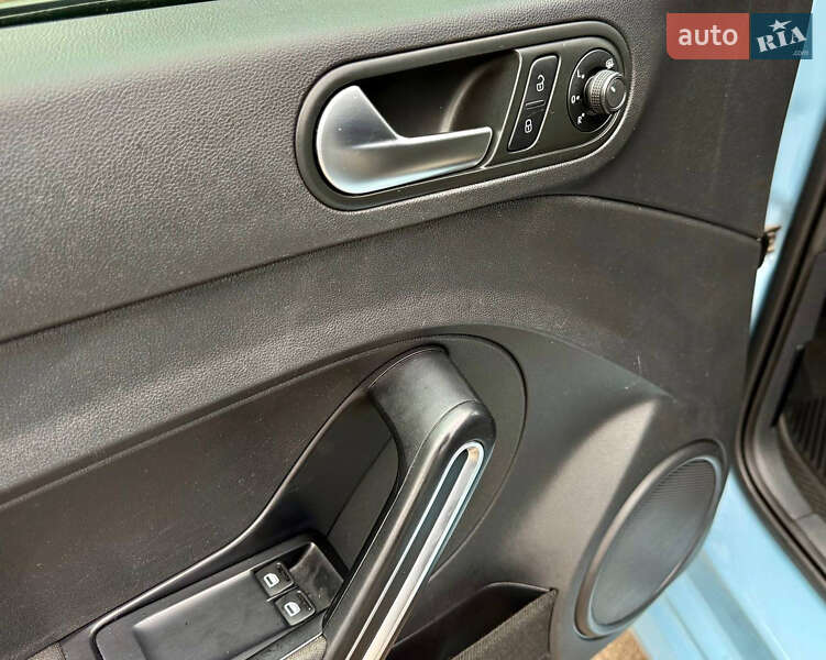 Хэтчбек Volkswagen Beetle 2015 в Киеве