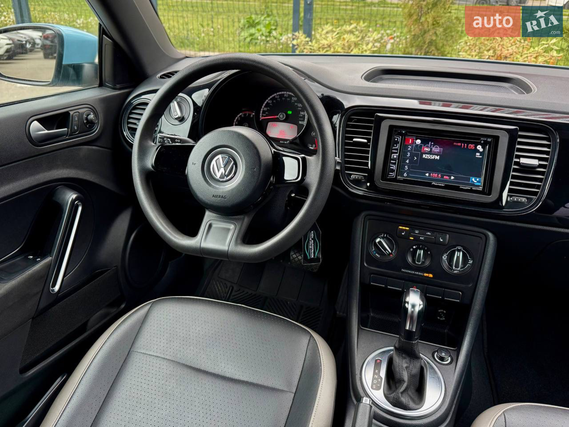 2015 Volkswagen Beetle - мініатюра 26