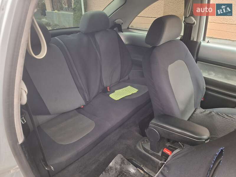 Хетчбек Volkswagen Beetle 2002 в Ужгороді