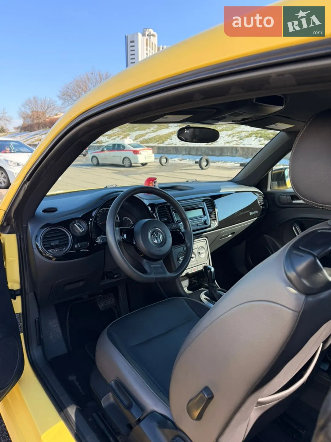 2015 Volkswagen Beetle - мініатюра 8
