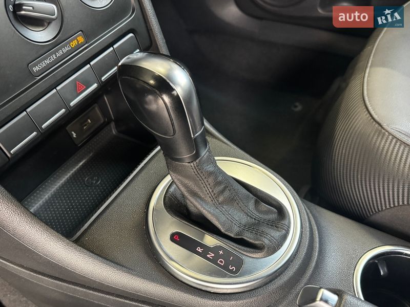 Хэтчбек Volkswagen Beetle 2015 в Киеве