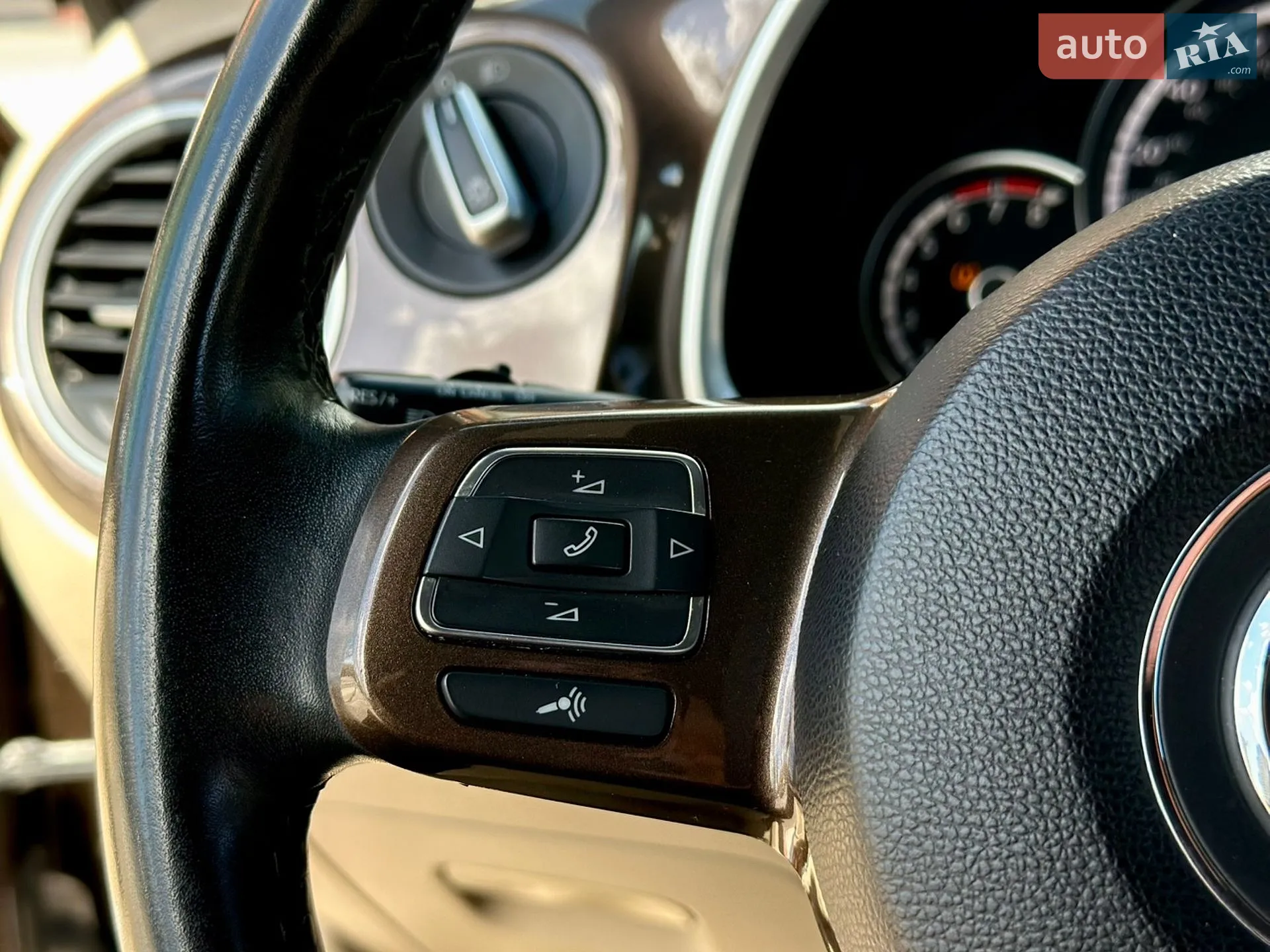 2015 Volkswagen Beetle - мініатюра 23
