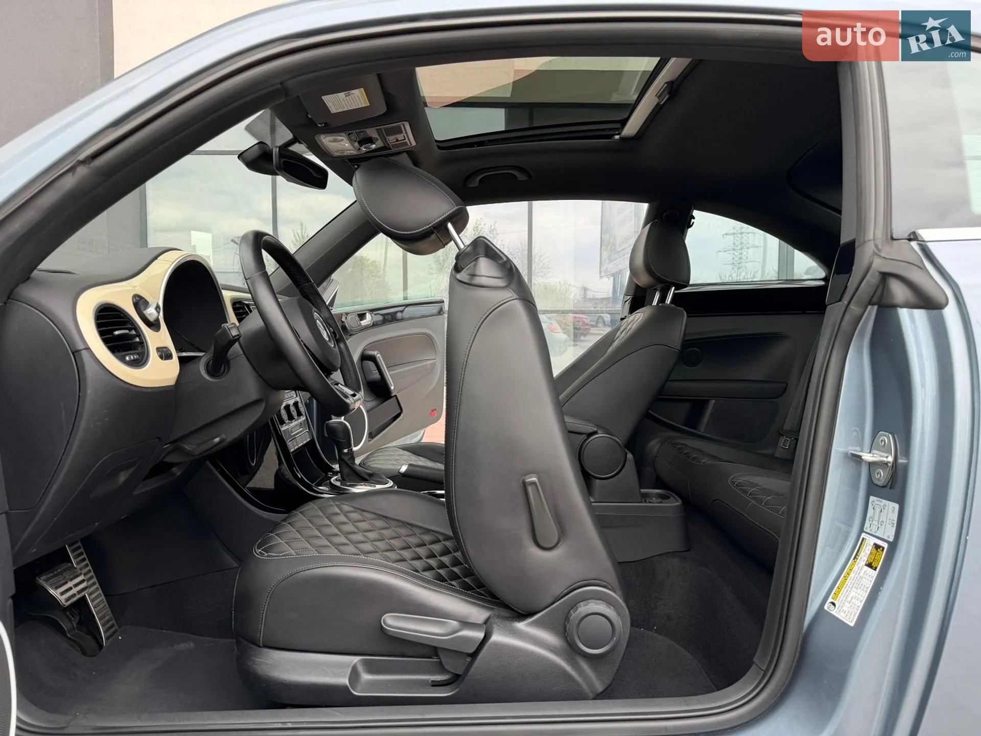 2018 Volkswagen Beetle - мініатюра 27
