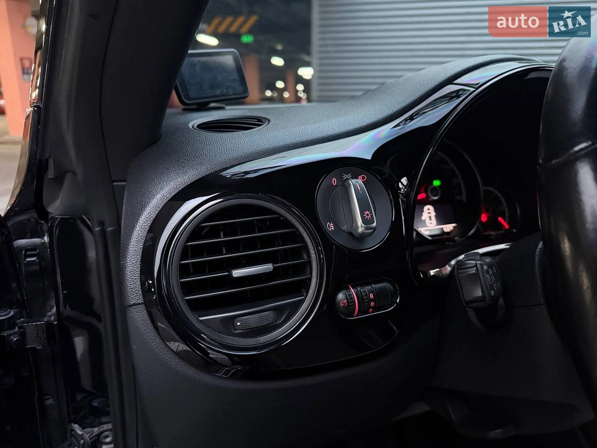2016 Volkswagen Beetle - мініатюра 14