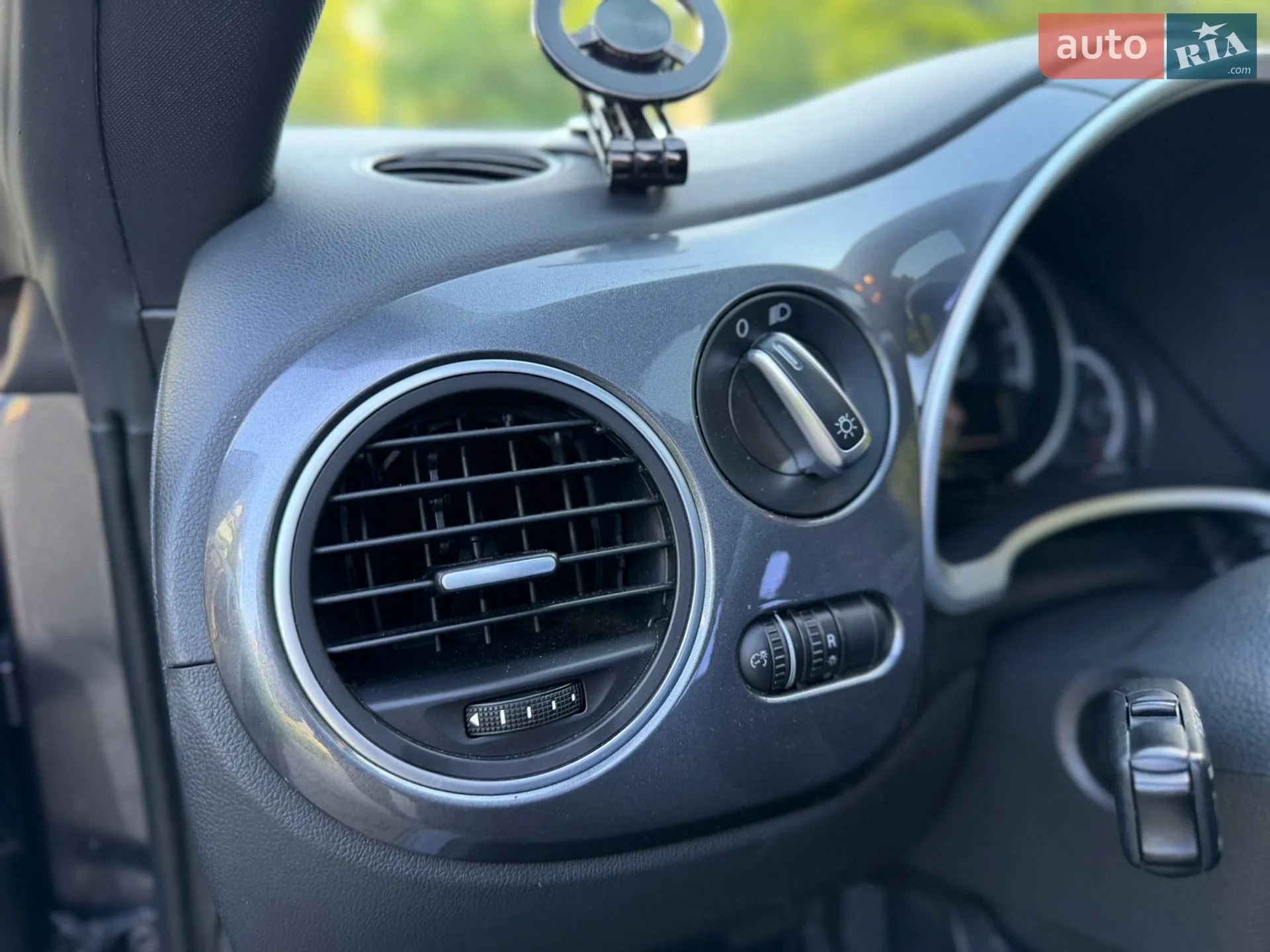 2013 Volkswagen Beetle - мініатюра 41