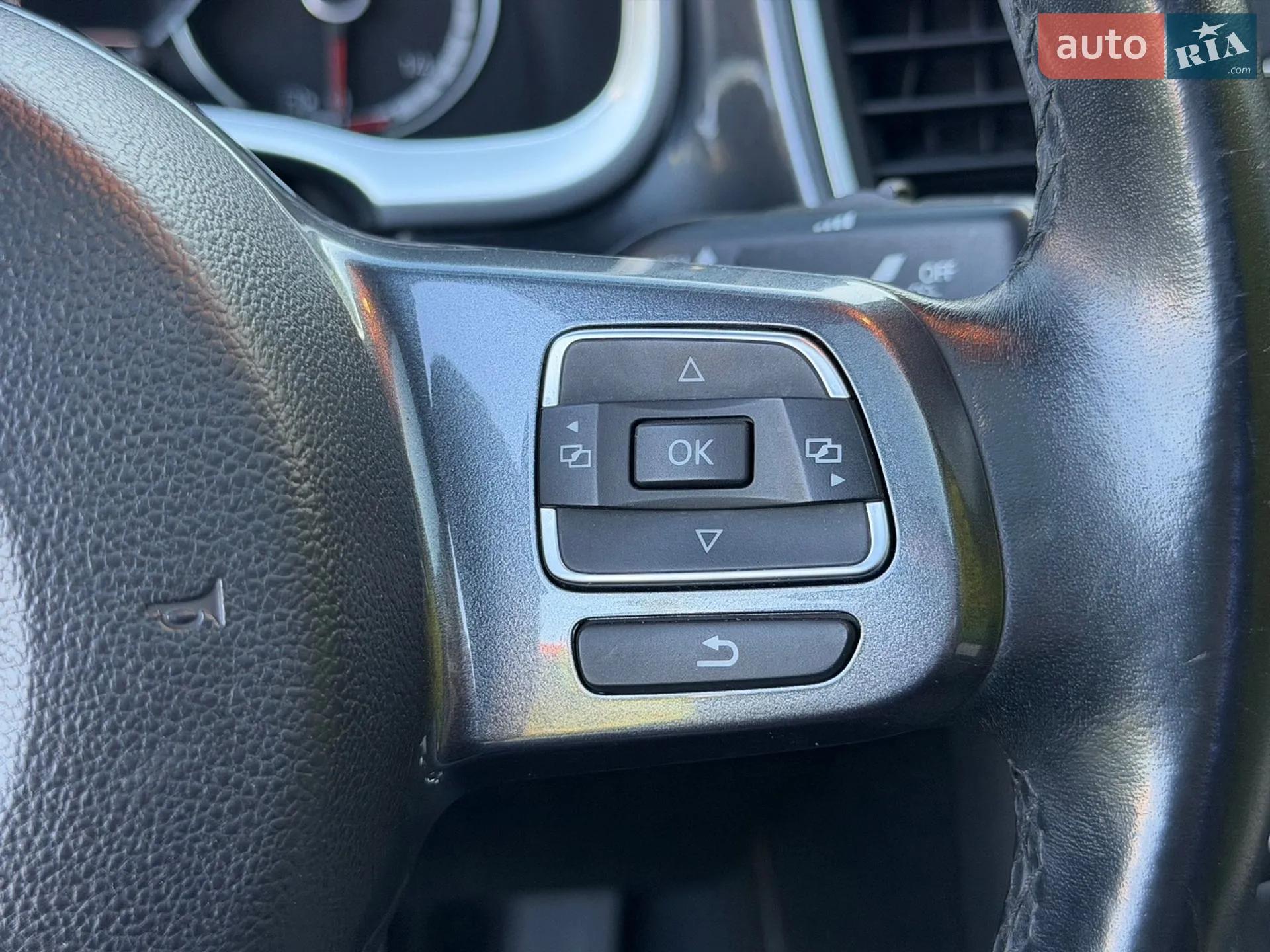 2013 Volkswagen Beetle - мініатюра 45