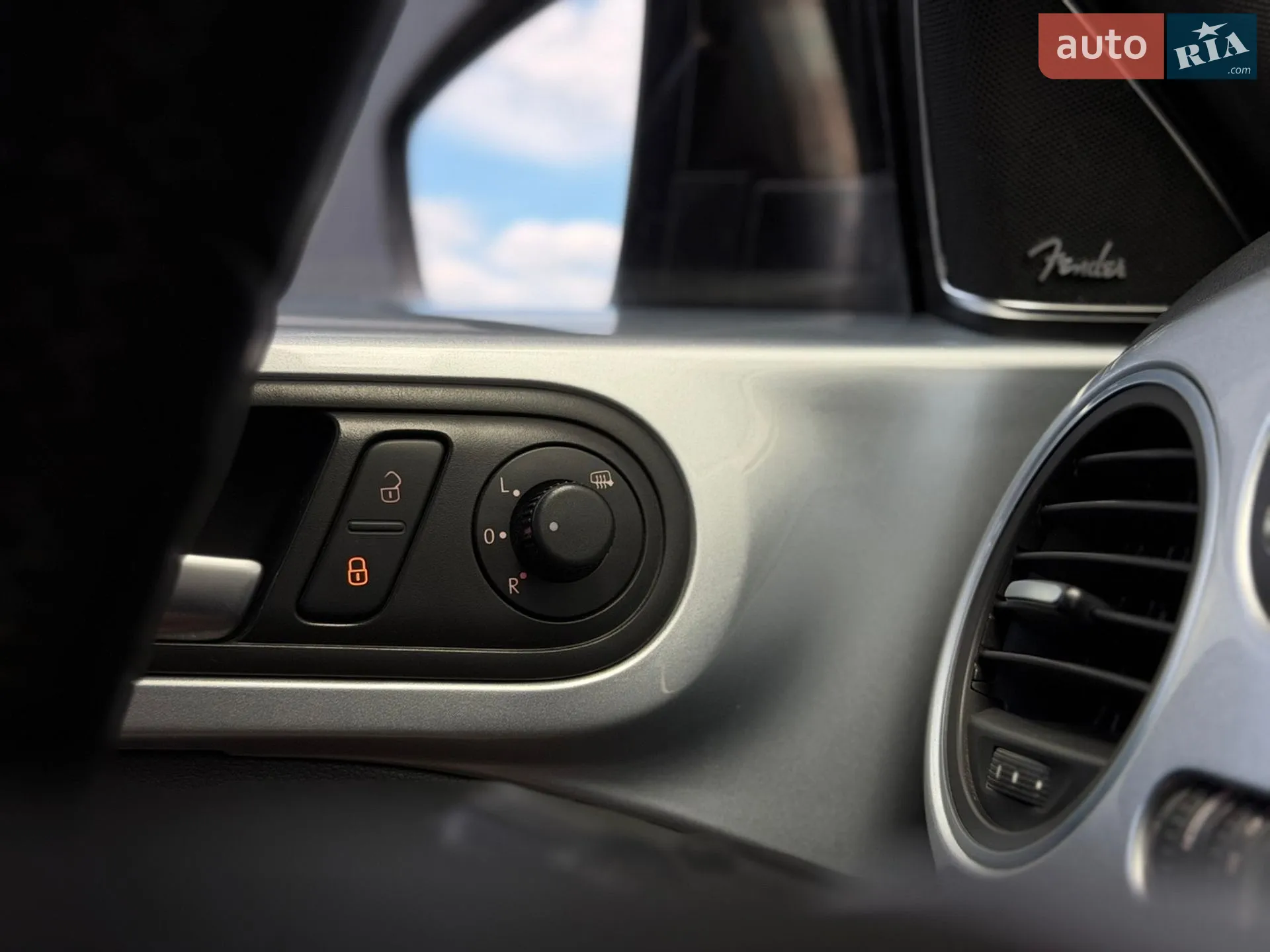 2013 Volkswagen Beetle - мініатюра 18