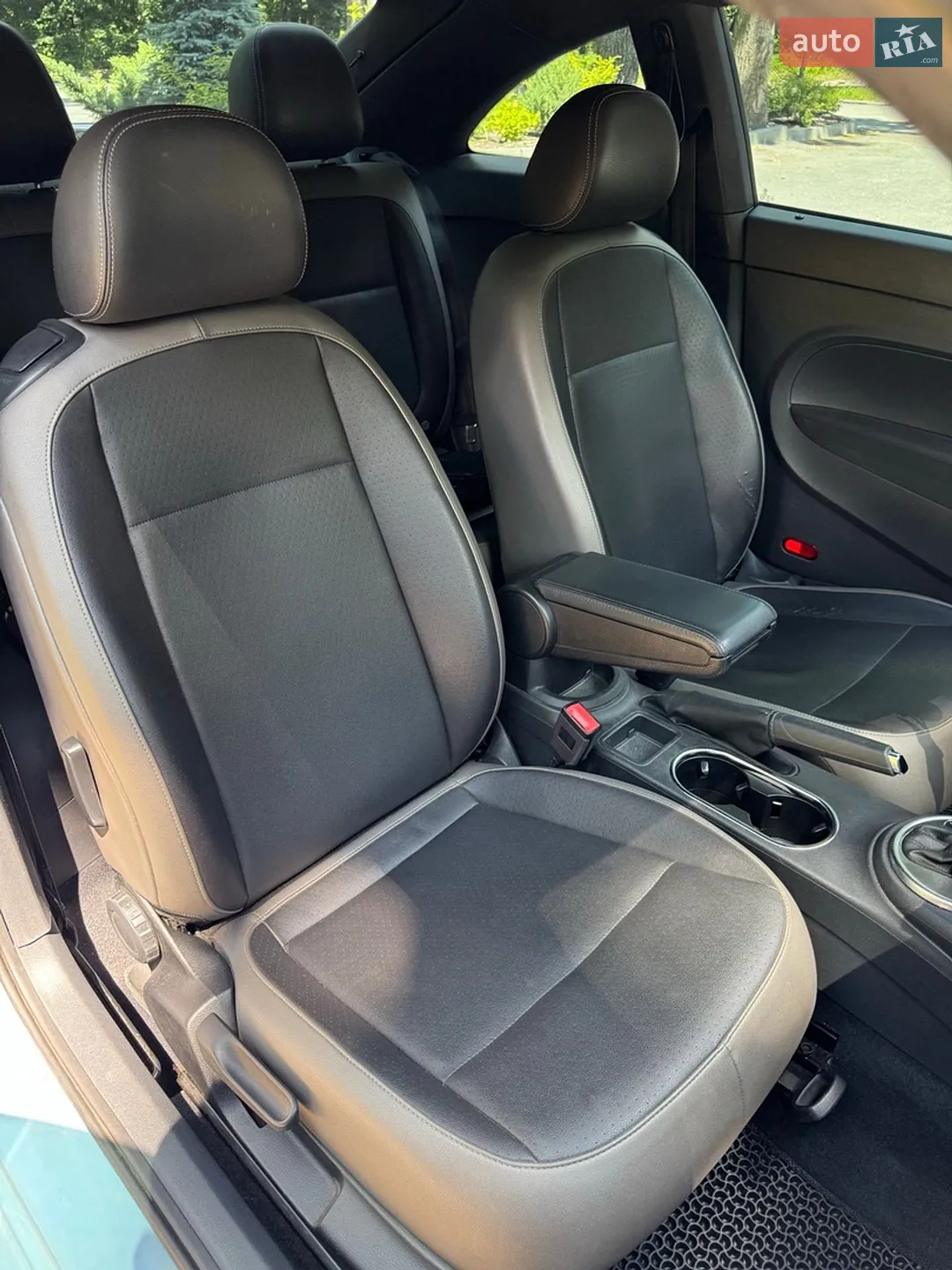 2015 Volkswagen Beetle - мініатюра 23