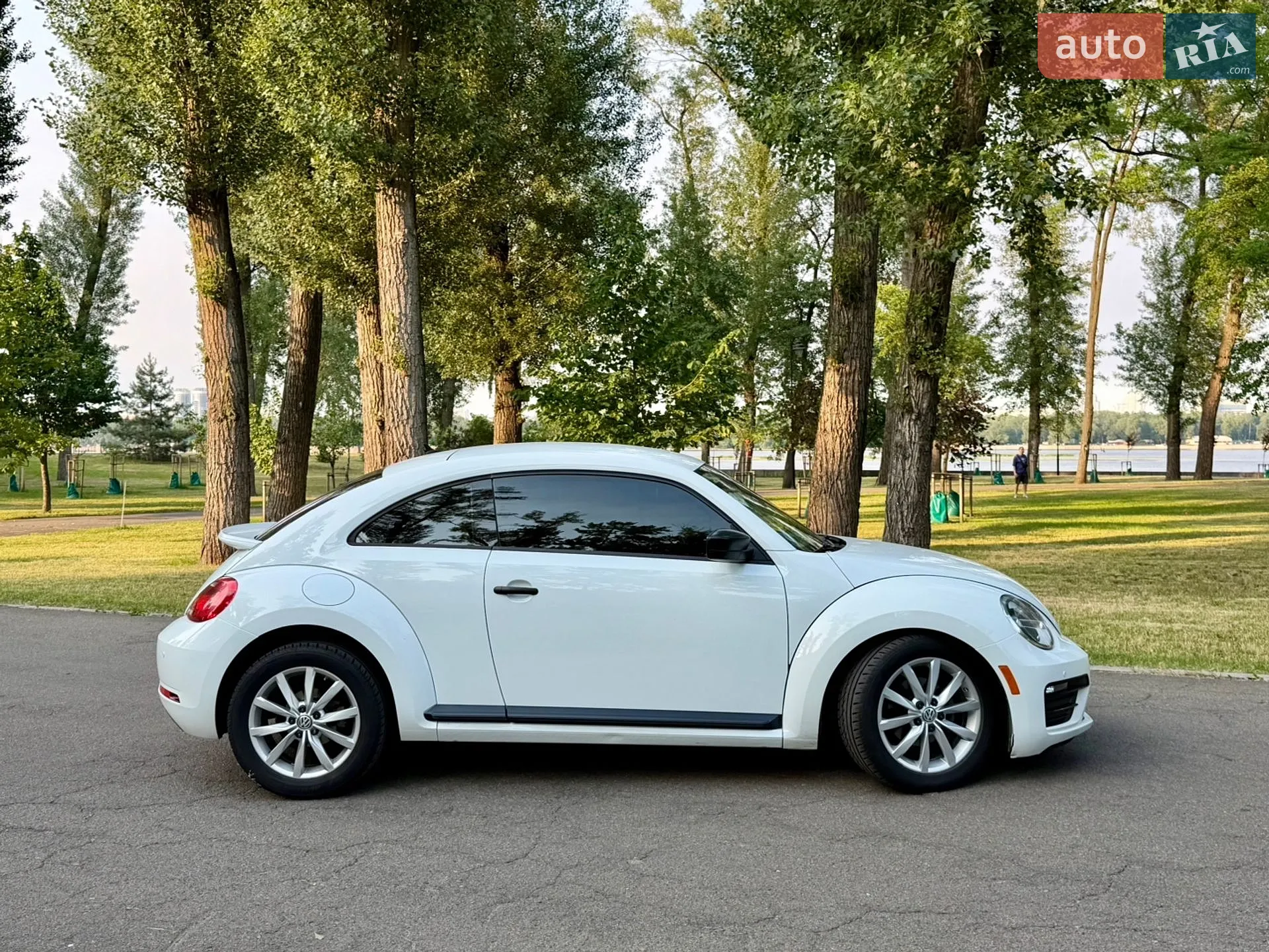 2017 Volkswagen Beetle - мініатюра 2