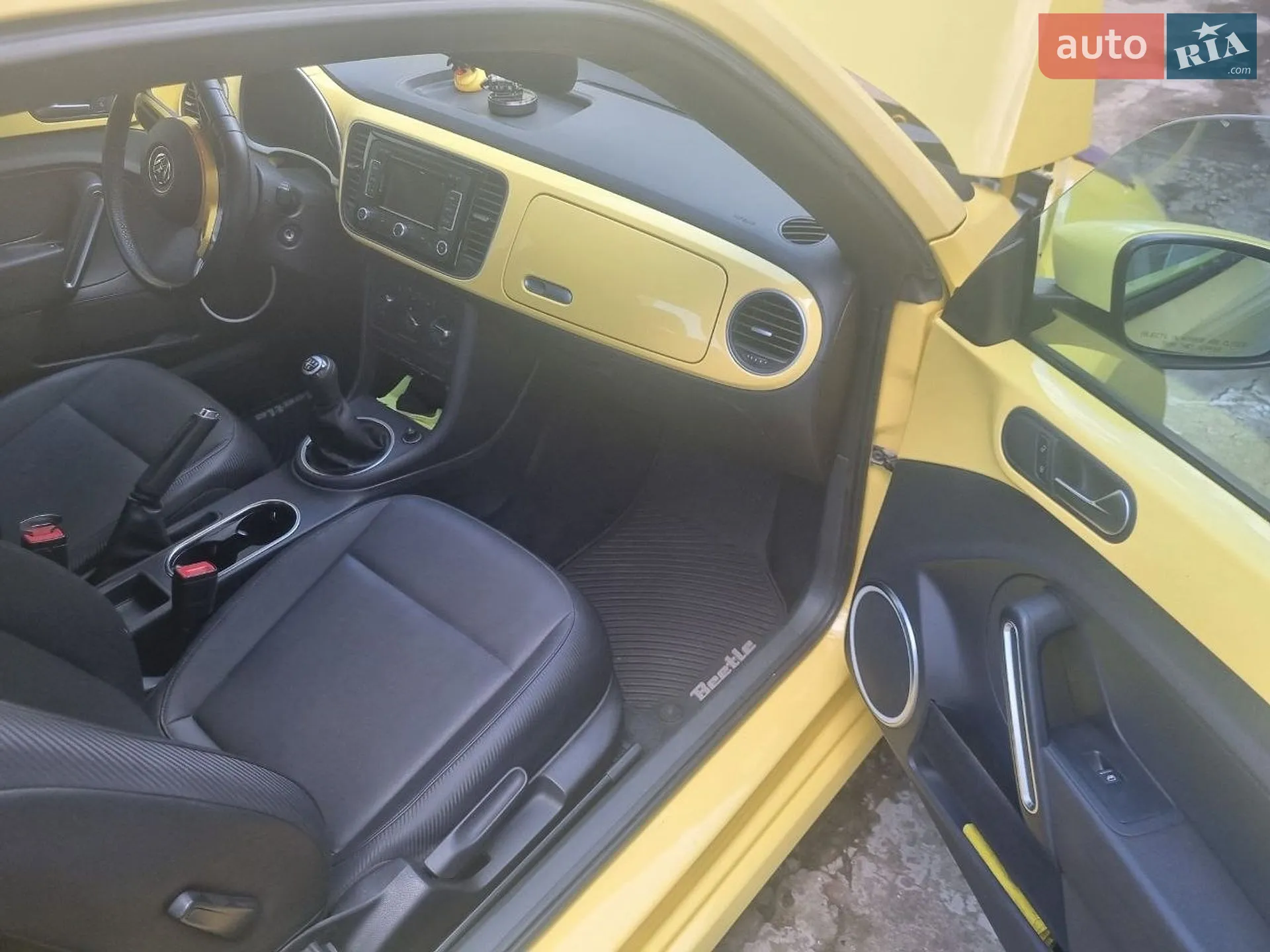 2013 Volkswagen Beetle - мініатюра 3