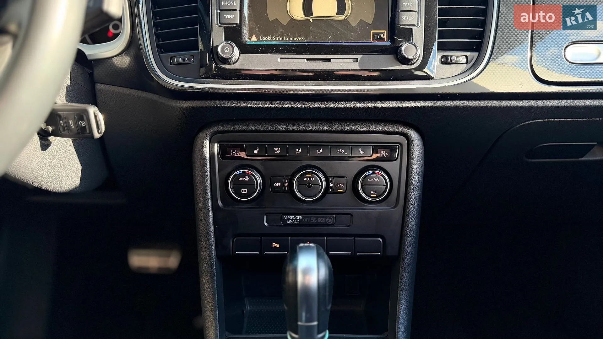 2015 Volkswagen Beetle - мініатюра 41
