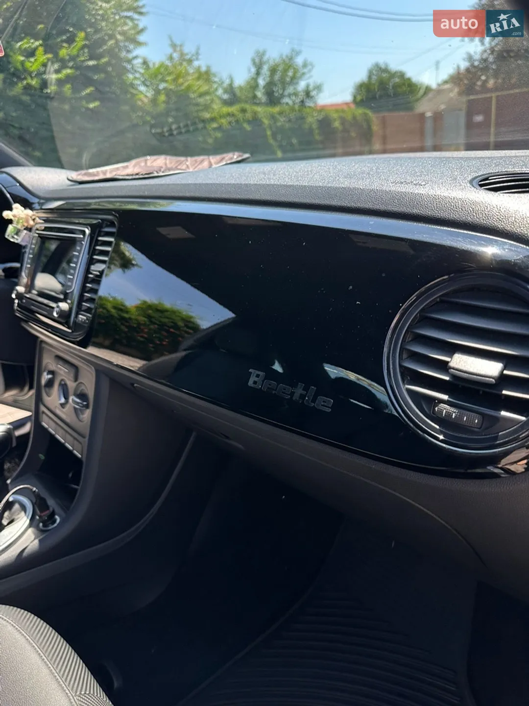 2015 Volkswagen Beetle - мініатюра 25