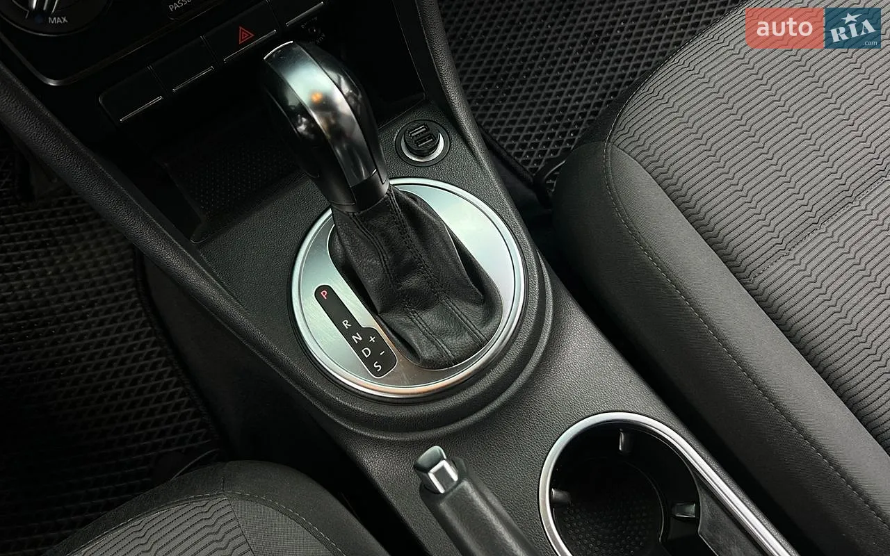 2014 Volkswagen Beetle - мініатюра 20