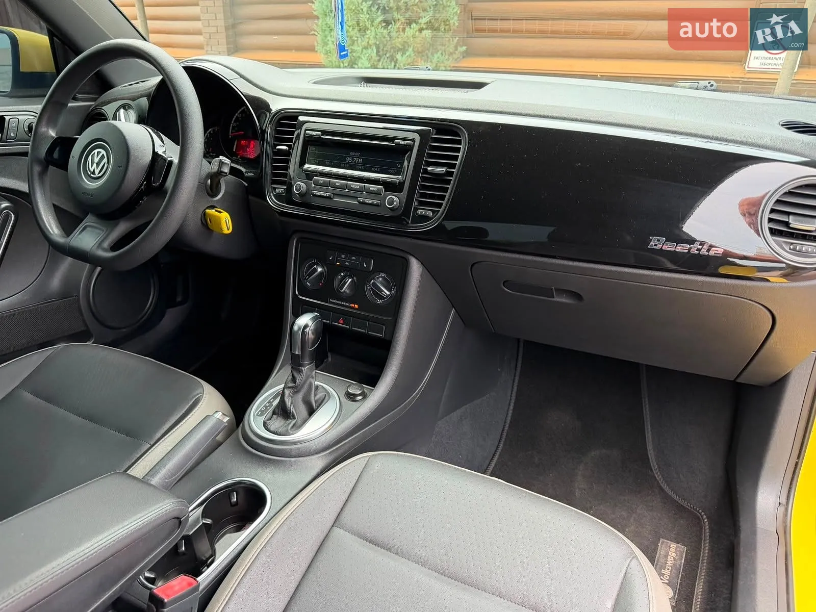 2015 Volkswagen Beetle - мініатюра 48