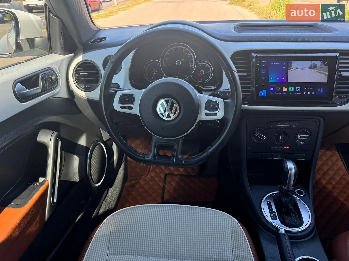 2015 Volkswagen Beetle - мініатюра 24