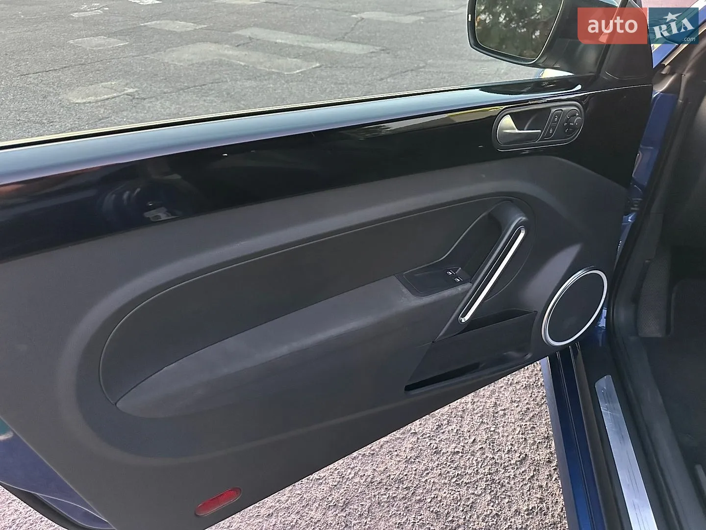 2012 Volkswagen Beetle - мініатюра 12