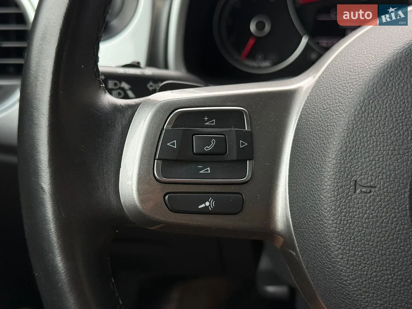 2014 Volkswagen Beetle - мініатюра 33
