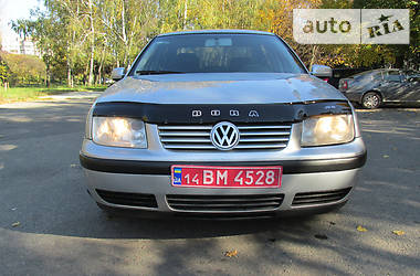 Седан Volkswagen Bora 2004 в Львове