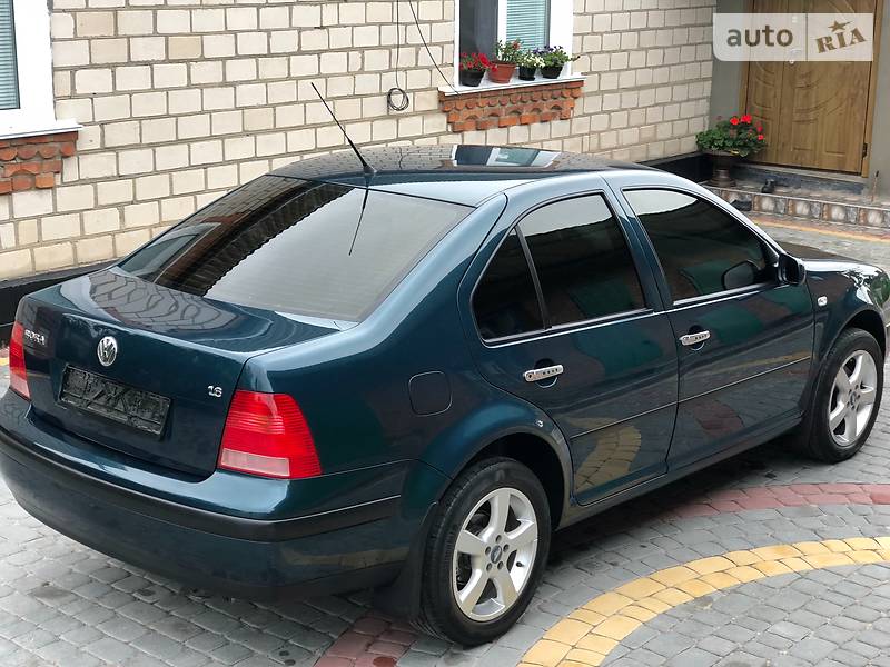 Седан Volkswagen Bora 2006 в Киеве