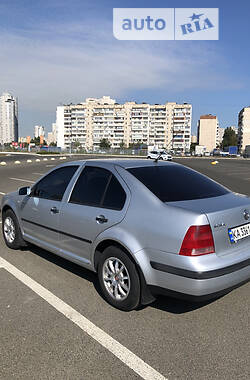 Седан Volkswagen Bora 2004 в Києві