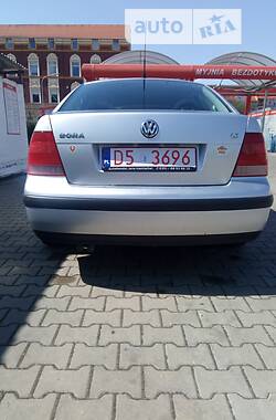 Седан Volkswagen Bora 2001 в Житомире