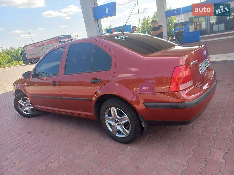 Седан Volkswagen Bora 1999 в Луцьку
