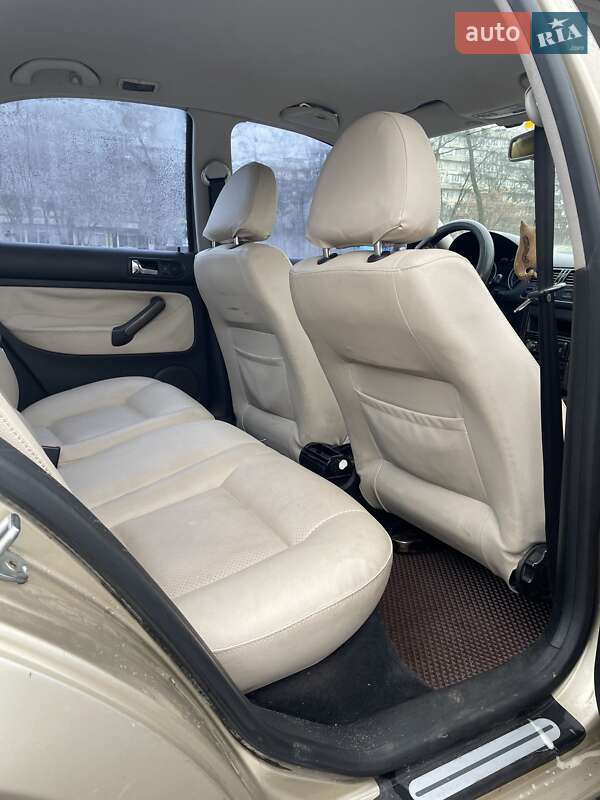 Седан Volkswagen Bora 2001 в Києві