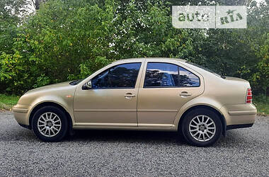 Седан Volkswagen Bora 2001 в Киеве