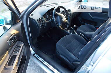 Седан Volkswagen Bora 2000 в Смілі
