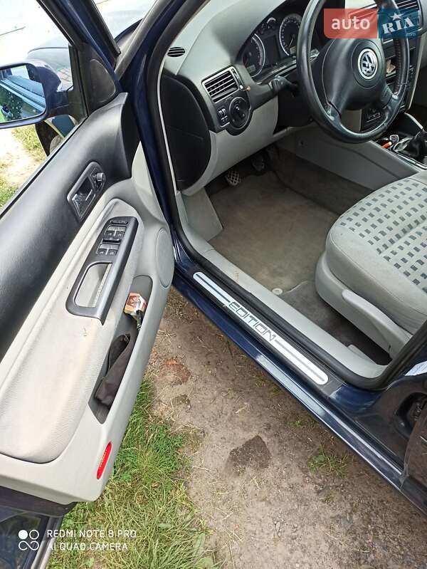 Седан Volkswagen Bora 2001 в Оржиці