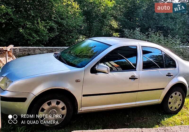 Седан Volkswagen Bora 2002 в Кременці