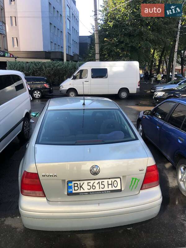 Седан Volkswagen Bora 1999 в Ровно