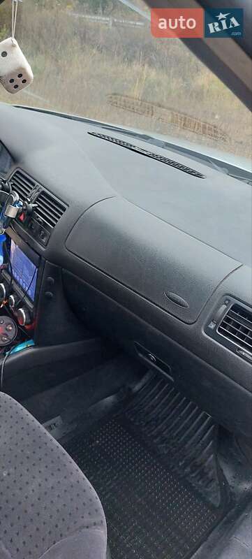 Седан Volkswagen Bora 1998 в Гайсине