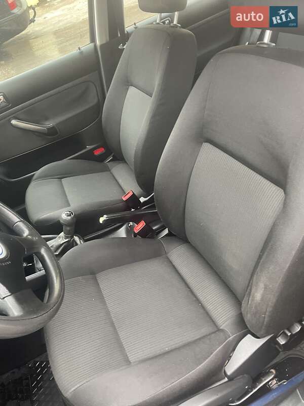 Седан Volkswagen Bora 2001 в Мостиській