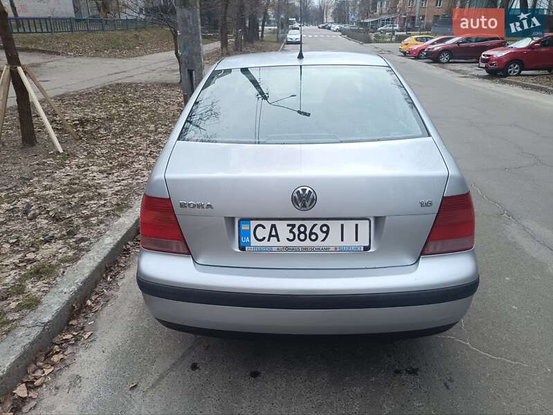 Седан Volkswagen Bora 2000 в Києві