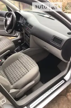 Volkswagen Bora 2001