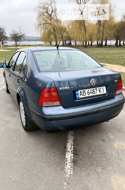 Седан Volkswagen Bora 2001 в Ладыжине